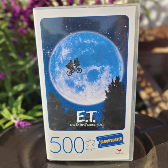NEW 500 Pieces Jigsaw Puzzle ET E.T. Spin Master Game in Retro Blockbuster VHS C - Picture 1 of 10